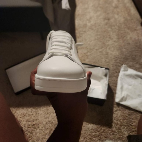 Versace - Picture 3 of 8